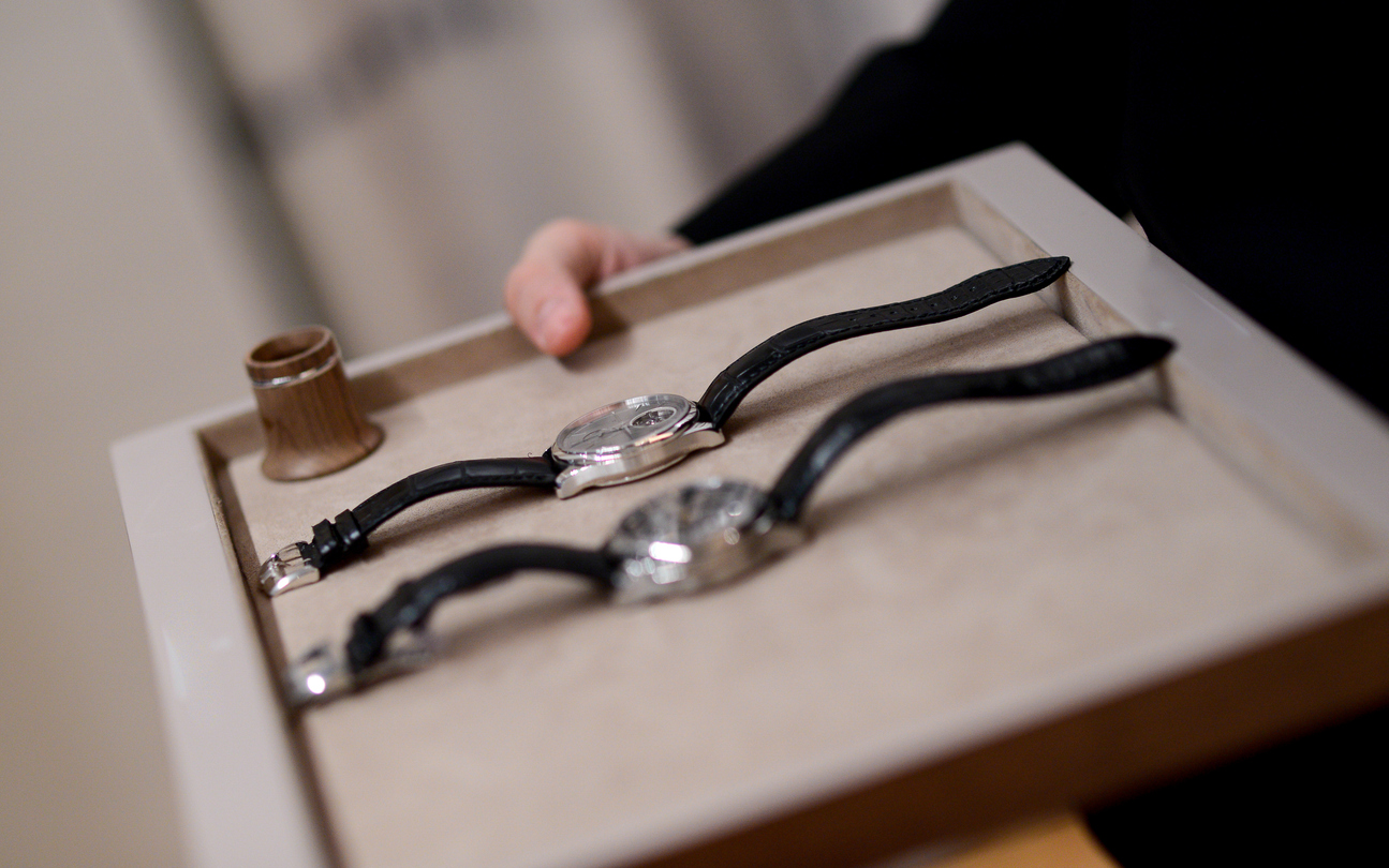 Create and manage watches collection