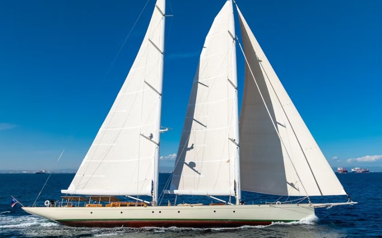 Insure and manage your yacht with Objais